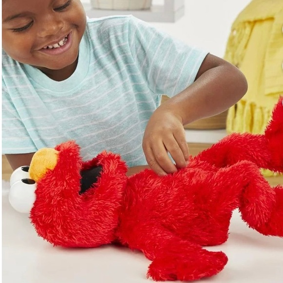 Vintage Tickle Me Elmo Doll, working, 6 AA batteries not included, no box, EUC - Picture 3 of 8